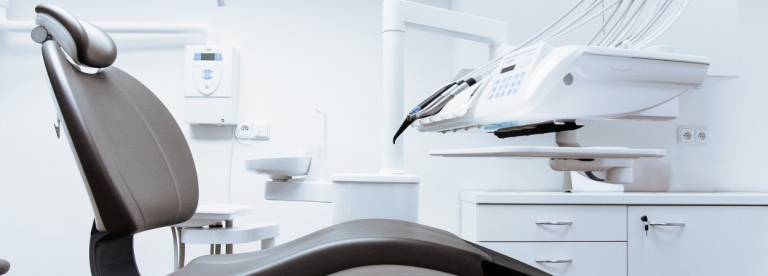 Devenir dentiste : réaliser le prévisionnel et le business plan
